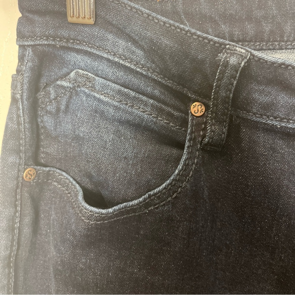 Shyanne Dark Blue Flared Jeans with Embroidered Detail Size 32 Bell bottom - Picture 6 of 14